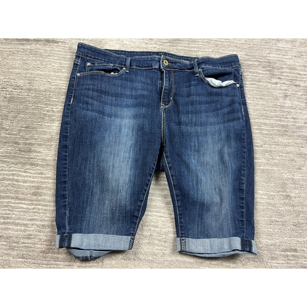 Signature by Levi Strauss Shorts Womens 20 Blue Modern Skinny Cuffed Bermuda
